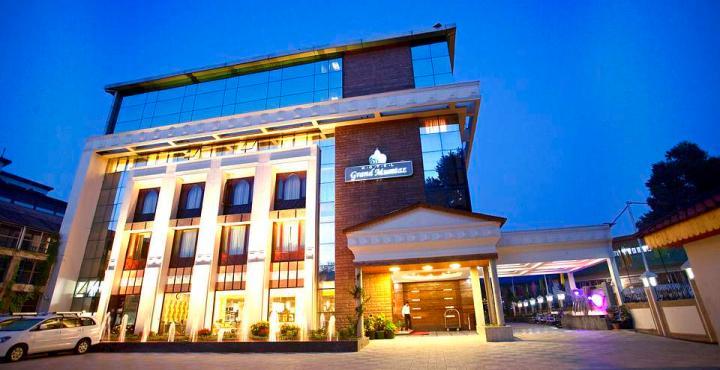 Radisson Srinagar Hotel Exterior photo