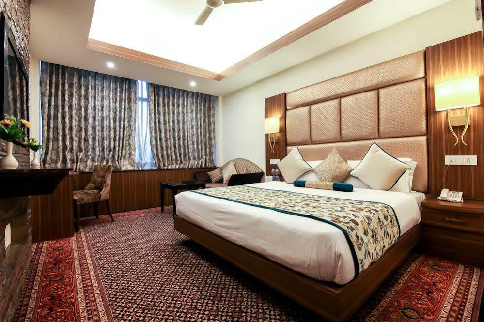 Radisson Srinagar Hotel Exterior photo