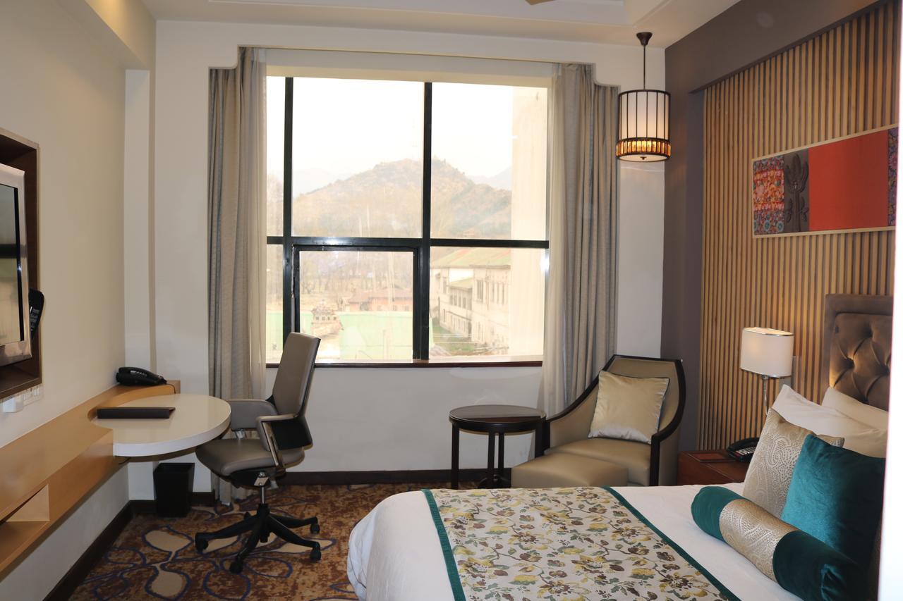Radisson Srinagar Hotel Exterior photo
