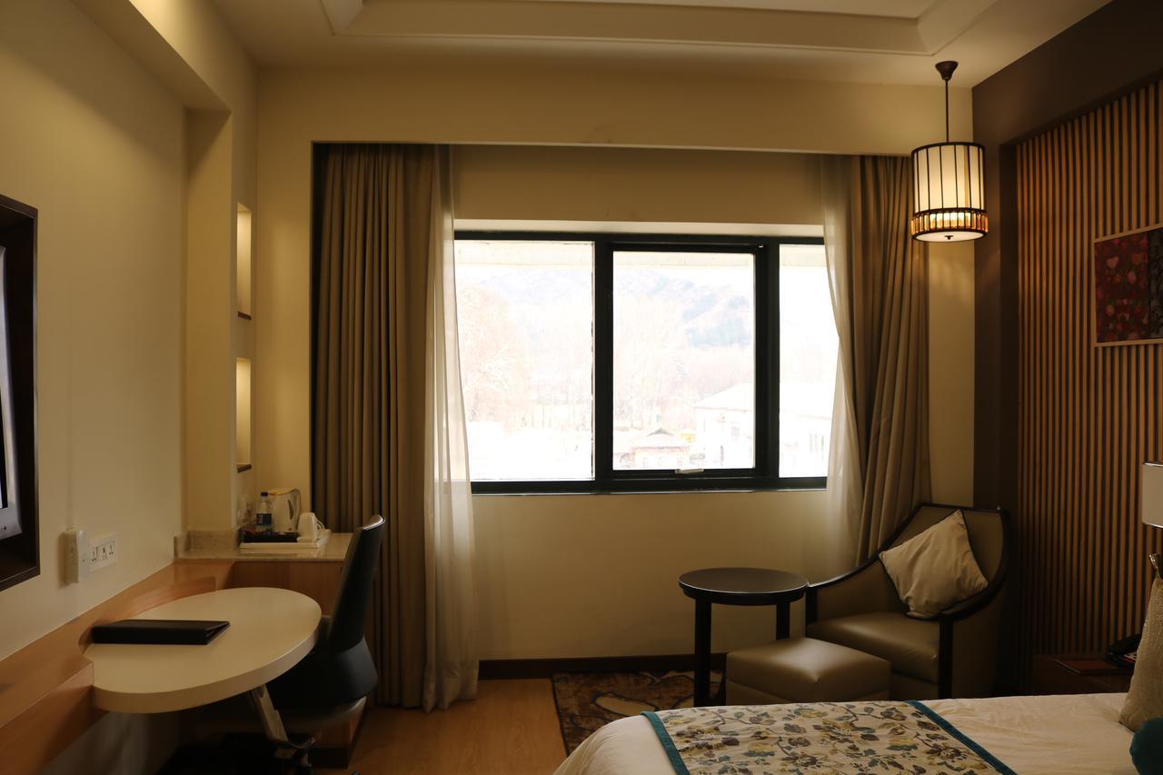 Radisson Srinagar Hotel Exterior photo